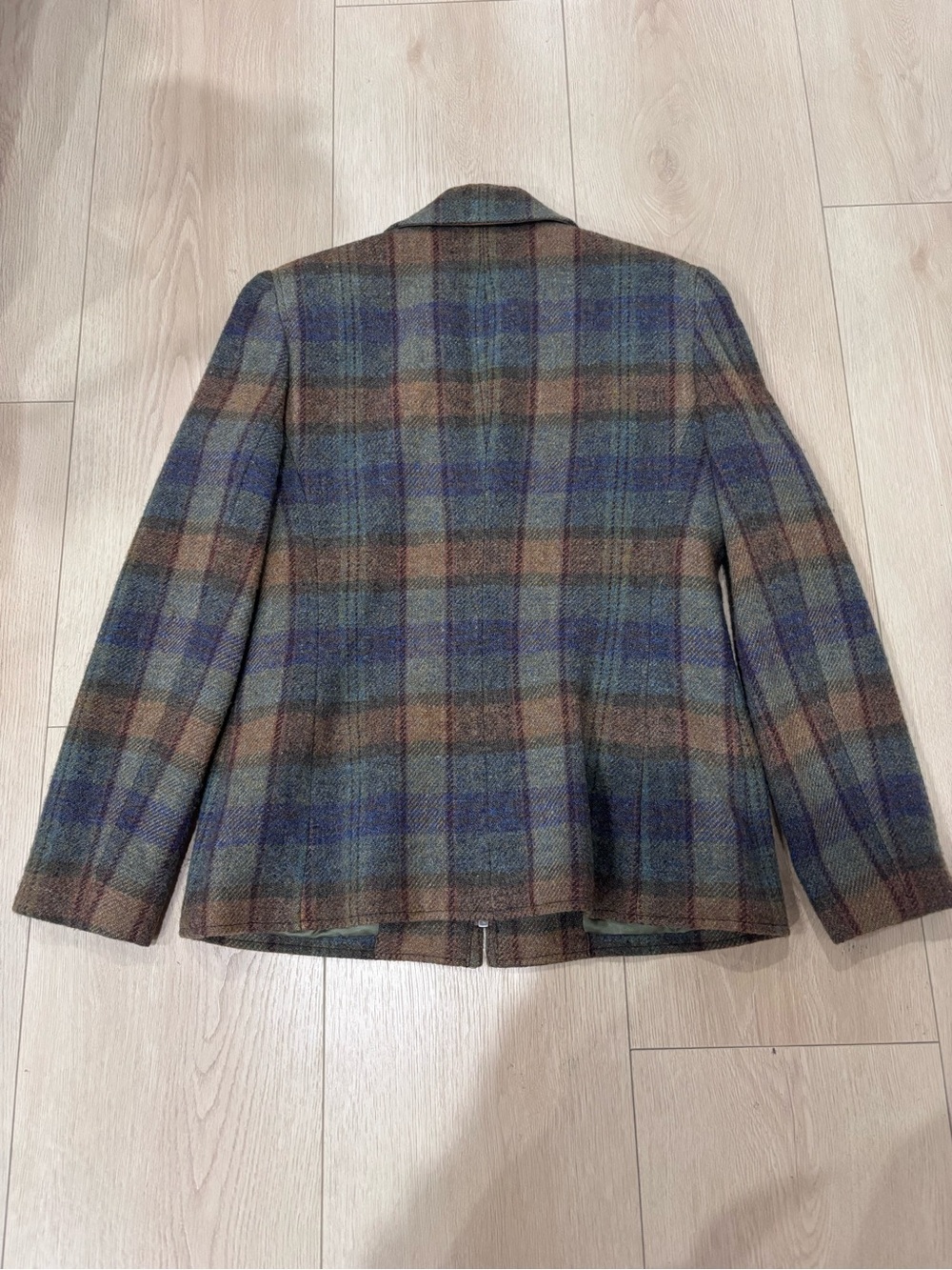 RALPH LAUREN Women's Wool Plaid Full Zip Leather
Collar Lined Coat Size 6P - Picture 2 of 5